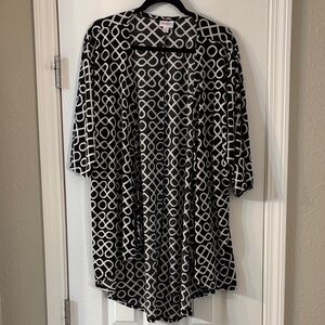 LuLaRoe Black and White Graphic Kimono